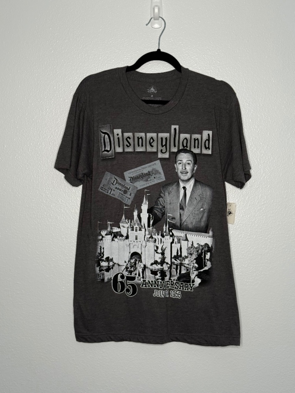 Disneyland 65th Anniversary Annual Passholder Walt Disney T-Shirt Medium NWT